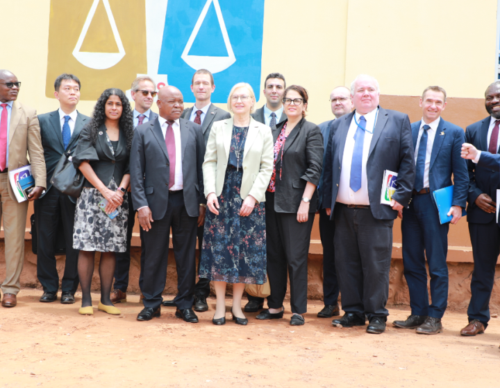 Photo officielle avec la délégation des 3 ssg