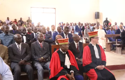 dans la salle d'audience de la Cour de cassation