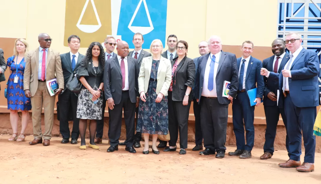 Photo officielle avec la délégation des 3 ssg